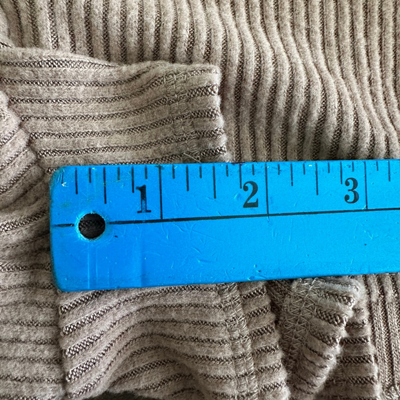 Abercrombie & Fitch Womens Ribbed Shorts Tan Size M Casual Summer Wear - Picture 7 of 7